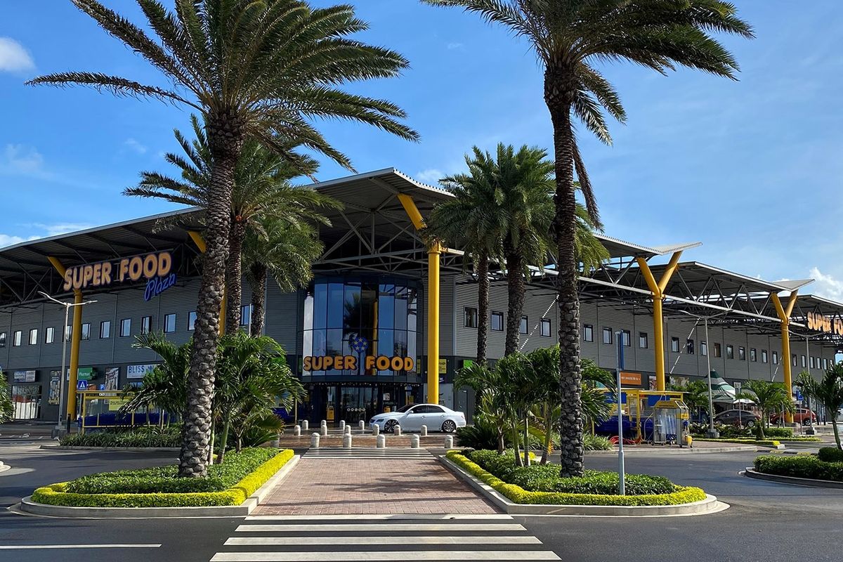 Super Food Plaza